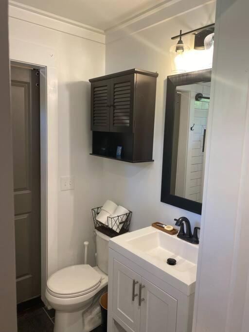 Cozy 2-Bedroom Farmhouse With Parking On Premise Smyrna Luaran gambar
